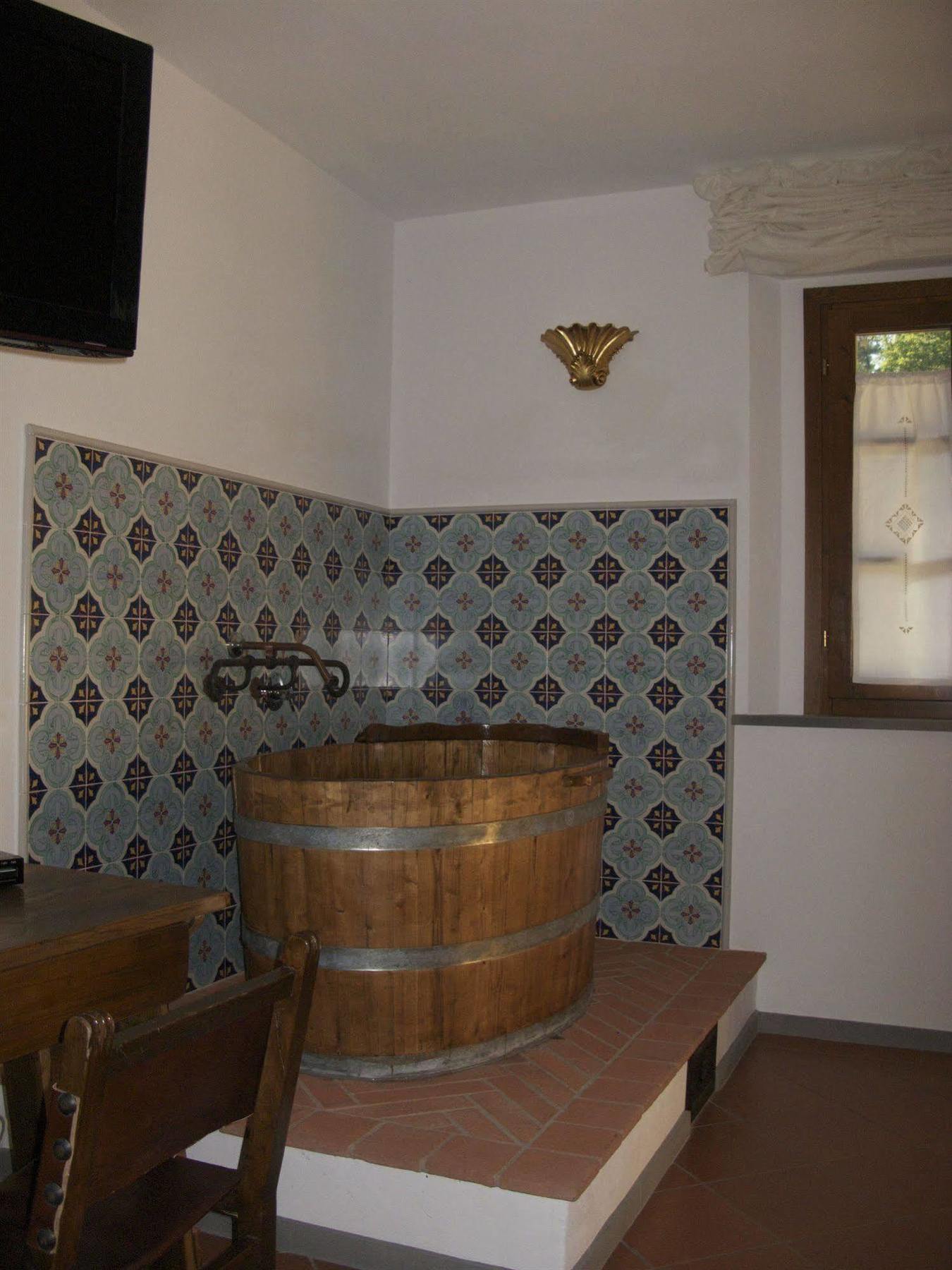 Hotel Di Sor Paolo Сан-Кашиано-ин-Валь-ди-Пеза Экстерьер фото